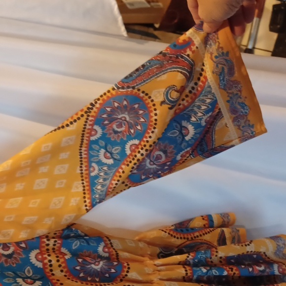 Flying Tomato, bell sleeve, printed top, tie waist - Picture 4 of 7